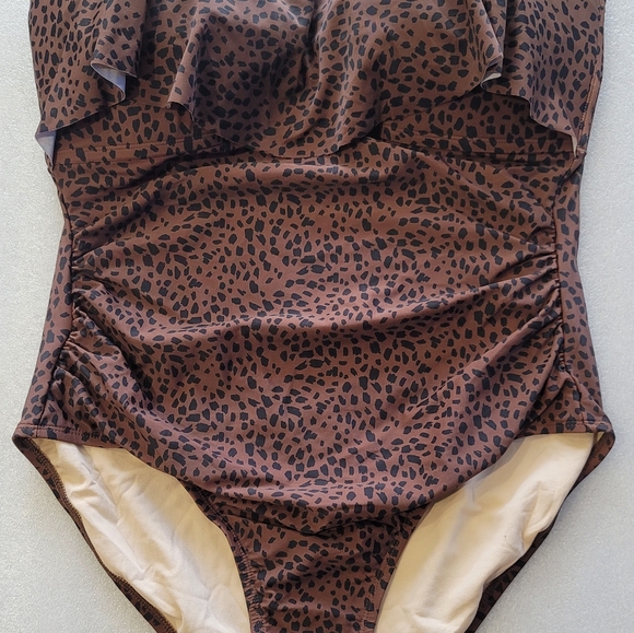 Swimsuit - Picture 4 of 4